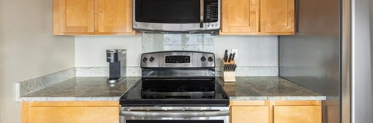 其他 Bellevue Designer 1BD Plus Den 1BA Apartment