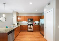 Lainnya 3 Plano Upscale 2BD 2BA Apartment