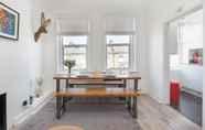 Others 5 Bright two Bedroom Flat in Fashionable Fulham by Underthedoormat