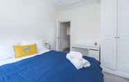 Others 2 Bright two Bedroom Flat in Fashionable Fulham by Underthedoormat