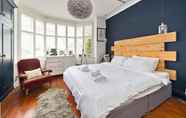 Lain-lain 2 Stunning one Bedroom Flat With Large Terrace in Chiswick by Underthedoormat