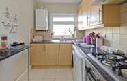 Others 4 Attractive two Bedroom Flat in Ealing Broadway by Underthedoormat