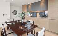 Lainnya 6 Stunning two Bedroom Docklands Apartment With Balcony