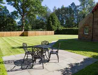 Khác 2 Luxury Lodge With Garden in the Grade II Listed Netherby Hall