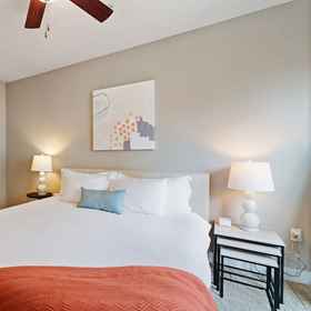 Room 1 Plano Amazing 2BD 2BA Apartment, Royal Empire Trucking, LLC Hotels