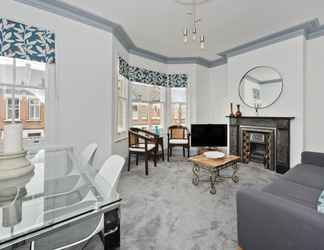 Others 2 Stylish one Bedroom Flat Near Kew Gardens by Underthedoormat