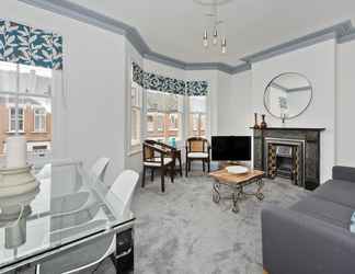 Others 2 Stylish one Bedroom Flat Near Kew Gardens by Underthedoormat