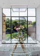 ภาพหลัก Quartz House in London