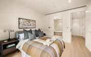 Lainnya 4 Stylish two Bedroom Apartment With River Views in Docklands