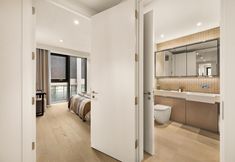 Others 3 Stylish two Bedroom Apartment With River Views in Docklands