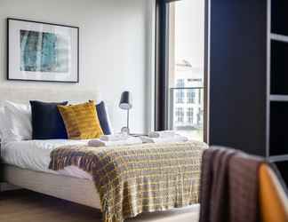 Others 2 Stylish Studio Apartment With River Views in London s Bustling Docklands