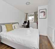 Others 3 Bright Greenwich Flat Near Canary Wharf by Underthedoormat