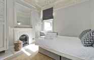 Others 4 Superb Garden Flat in North West London by Underthedoormat