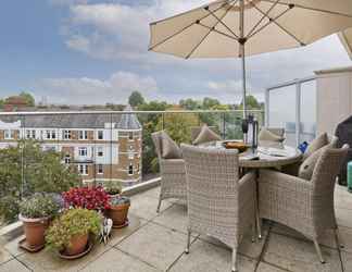 Others 2 Superb Apartment With Terrace Near the River in Putney by Underthedoormat