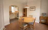 Lainnya 6 Spacious 2 Bedroom Apartment in Netherby Hall