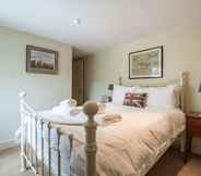 Lain-lain 4 Traditional Fulham Home Close to the River Thames