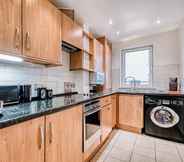 Others 7 Stunning Apartment in Fashionable Marylebone by Underthedoormat