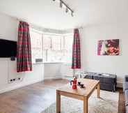 Others 7 Bright and Stylish Apartment in Trendy Islington by Underthedoormat