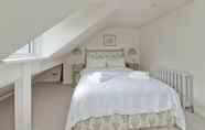 อื่นๆ 6 Delightful Apartment in Brackenbury Village Near Hammersmith by Underthedoormat