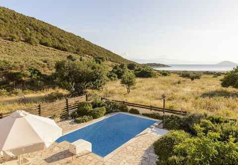 Others Porto Aqua Vista - Premium Seaside Villa w Pool