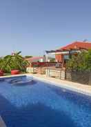 Bilik Quarteira Villa With Private Heated Pool and Pool Table