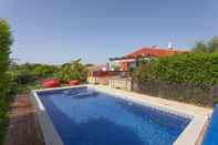 Others Quarteira Villa With Private Heated Pool and Pool Table