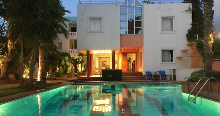 Others Deluxe Villa in Glyfada w Pool