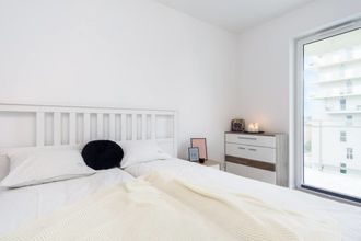 Others 4 Cosy Two Bedroom Apartment With Stunning City View