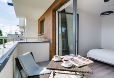 其他 6 Bright and Sunny 4 Rooms Apartment