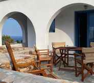 Others 5 Folegandros Enchanting Cycladic Home Sunset Views