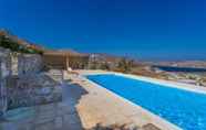 Khác 2 Spacious 6 Bdrm Stone Villa With Pool