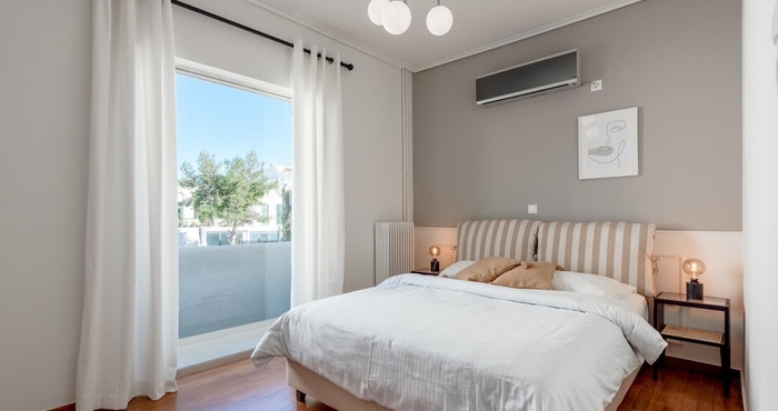 อื่นๆ Sophisticated and Spacious 3 Bdrm apt in Glyfada Center