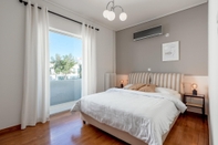 อื่นๆ Sophisticated and Spacious 3 Bdrm apt in Glyfada Center