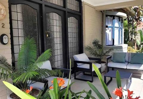 Others Contemporary 2 bed in Suburbs - 2081