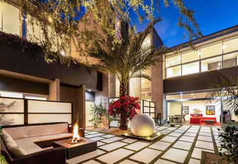 Others Old Town Scottsdale Iconic Modern Mansion
