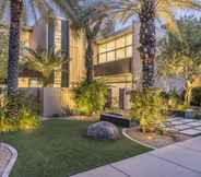 Lain-lain 5 Old Town Scottsdale Iconic Modern Mansion