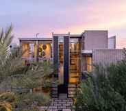 Others 4 Old Town Scottsdale Iconic Modern Mansion