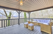 Others 4 Newly-renovated Bryson City Cabin w/ Hot Tub!