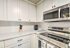 Others 5 Luxurious Tacoma Retreat w/ Quartz Countertops!