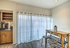 Others 7 Comfortable Dallas Condo Close to Attractions