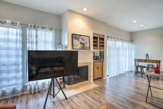 Others 4 Comfortable Dallas Condo Close to Attractions