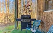 Others 2 Charming Beacon Apt w/ Fire Pit: Near Hiking!