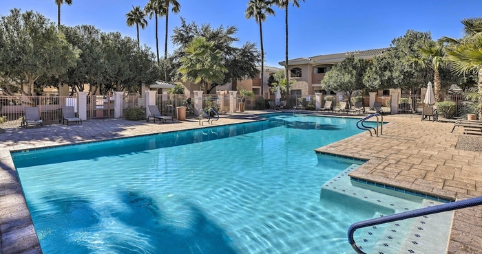 Others Cozy Phoenix Condo w/ Pool & Hot Tub!