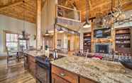 Others 6 Luxury Dog-friendly Cabin Rental in Franklin