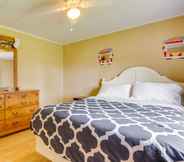 Others 6 Beachy Lewes Vacation Rental w/ Yard & Fire Pit!