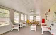 Lain-lain 5 Beachy Lewes Vacation Rental w/ Yard & Fire Pit!