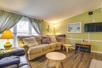 其他 4 Beachy Lewes Home w/ Outdoor Shower & Fire Pit!