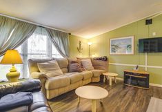 Others 4 Beachy Lewes Home w/ Outdoor Shower & Fire Pit!