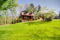 Lainnya Peaceful Candler Cabin w/ Private Hot Tub!