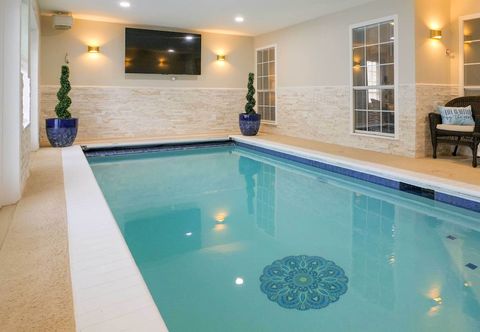 Others Texas Vacation Rental w/ Private Heated Pool!
